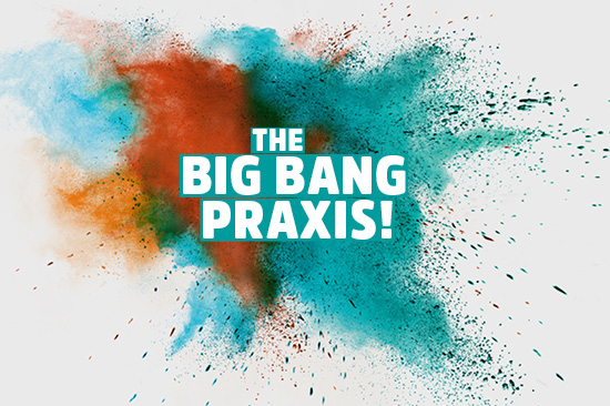 Kampagnenmotiv: Strand und Palme. Schriftzug: „The Big Bang Praxis“.
